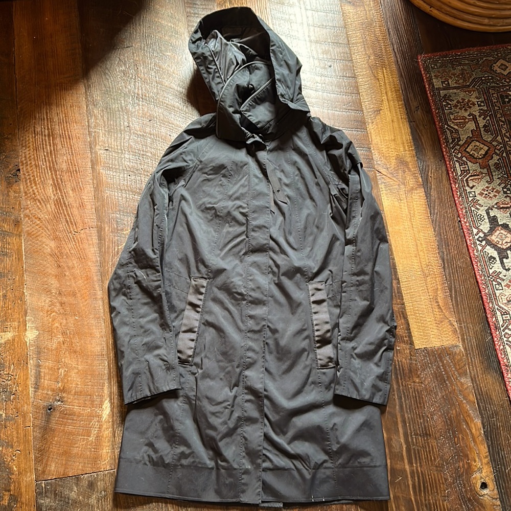 Lululemon Athletica Rain jacket